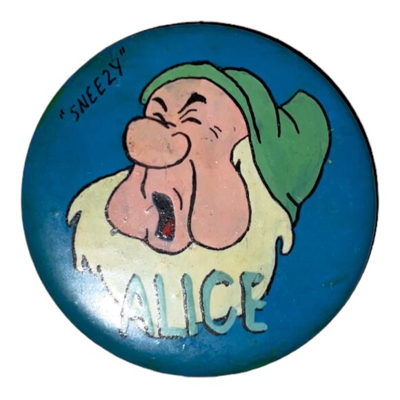 Vintage "Sneezy" Disney Pinback Button With Alice Name Blue & Green Metal Badge - Picture 1 of 3